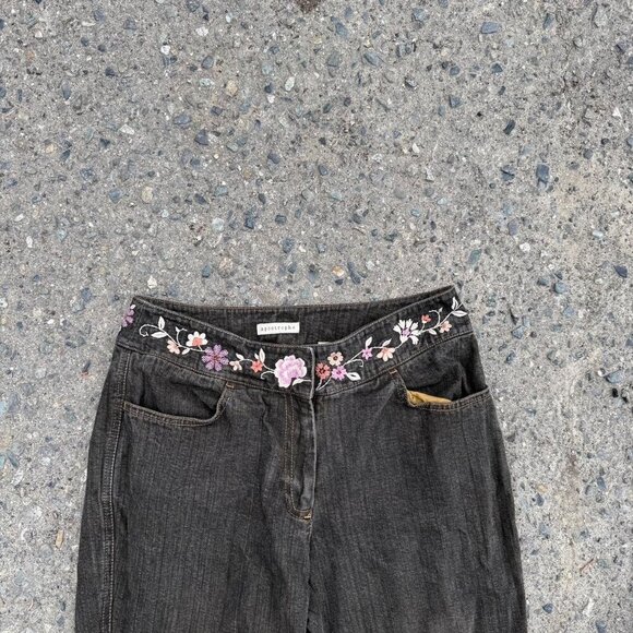 Stunning Y 2 K Embroidered Low Rise Jean - Picture 2 of 4